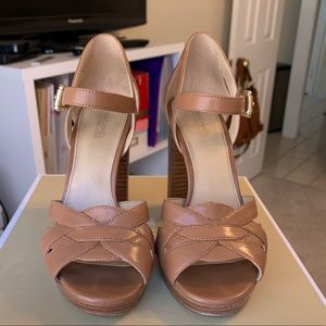 Michael Kors Annaliese Platform size 6